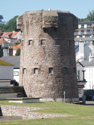 Der First Tower (18. Jhd.) westlich von St. Helier