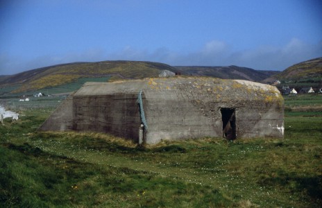 R 676 nordwestlich Vauville, nach Norden flankierend